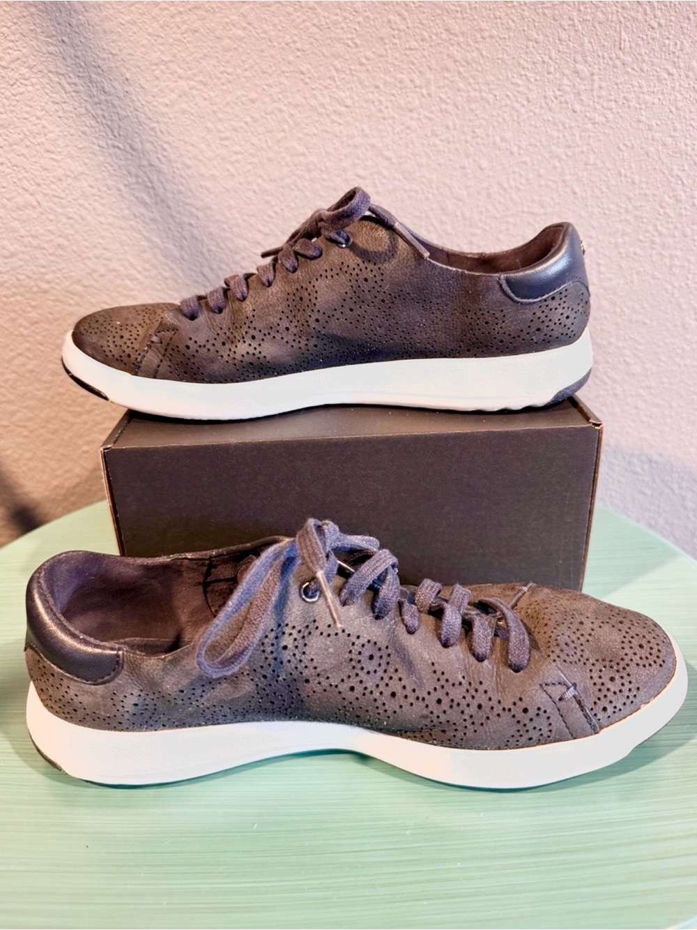 Cole Haan Navy Grandpro Rally Sneaker Paisley Perforated Navy/White Sz 8.5 | GUC - Picture 4 of 12